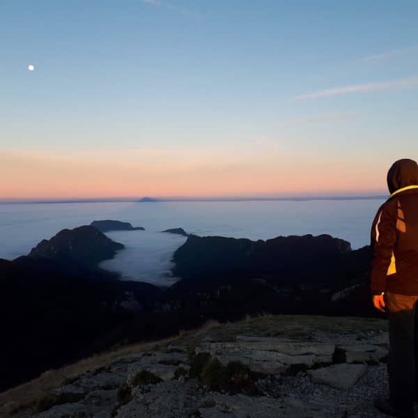 Lever de soleil sur la forêt de Saoû depuis les 3 Becs