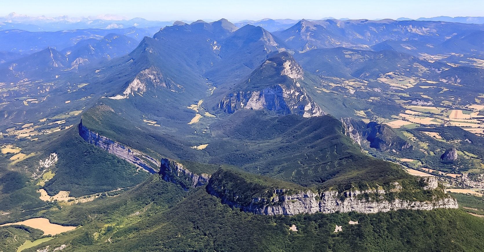 Vue aérienne de la forêt de Saoû