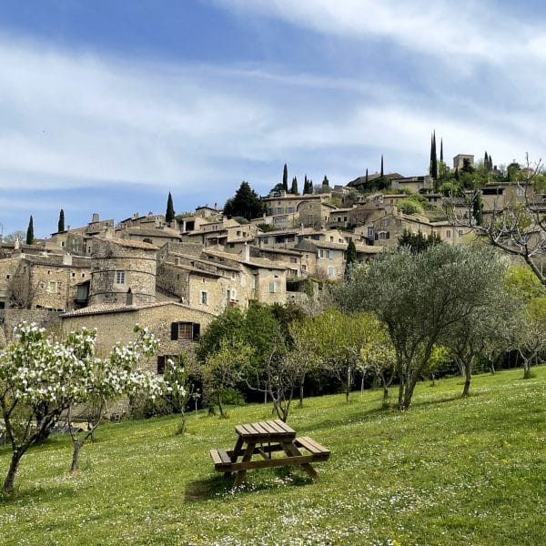 Pique Nique au pieds du village de Mirmande