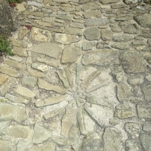 Chemin en pierres