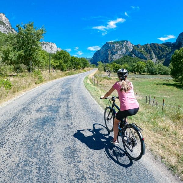 Vélo en forêt de Saoû