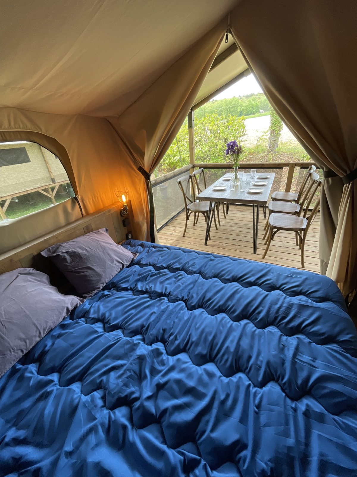 intérieur tente kenya