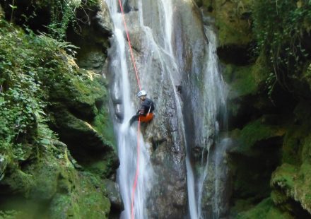 Canyoning et randonnée aquatique avec EVA Location